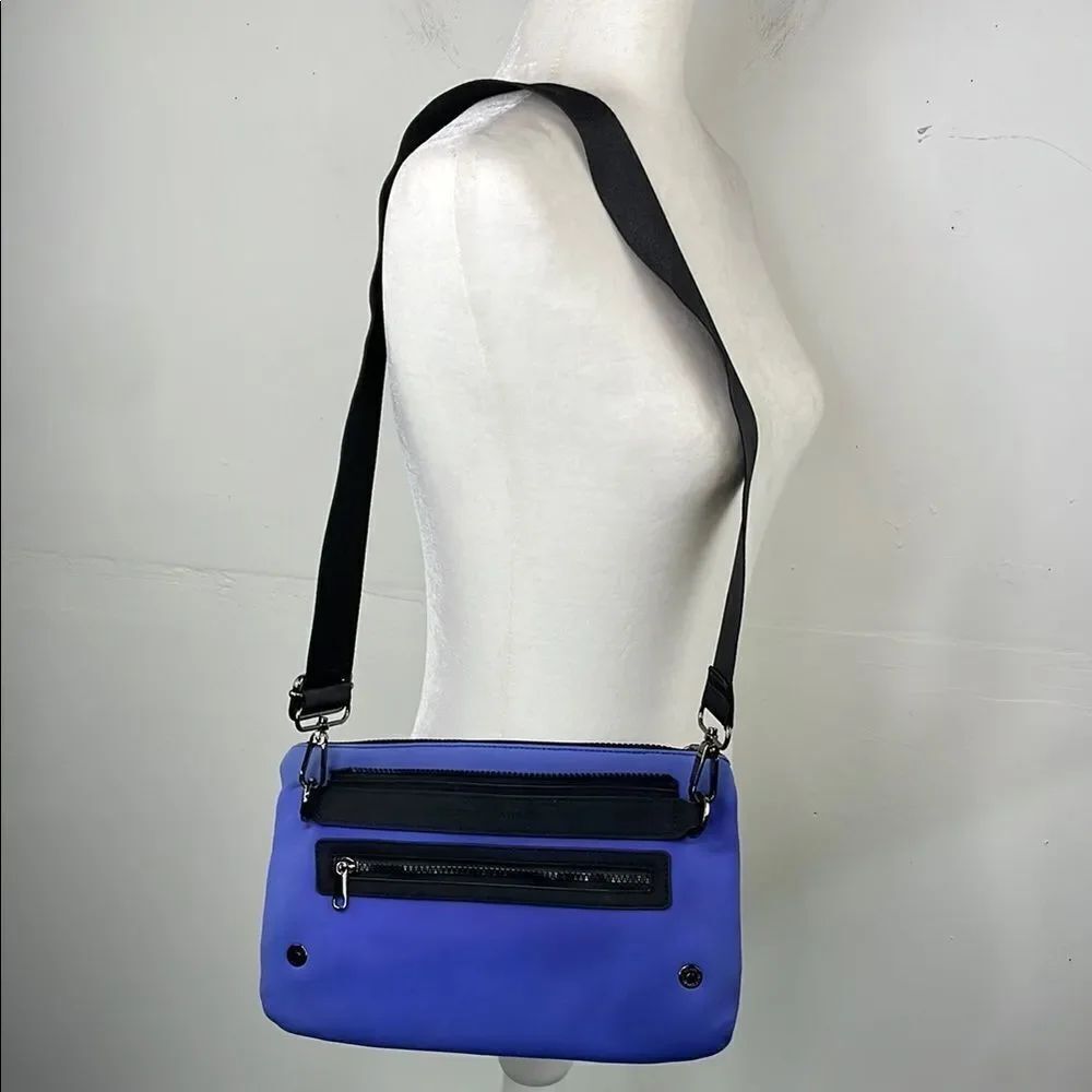 CARAA X ATHLETA CONVERTIBLE POUCH Blue Shoulder Bag